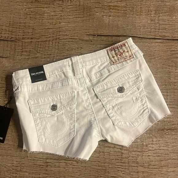 True Religion Joey Cut Off Shorts in White. - Picture 6 of 12